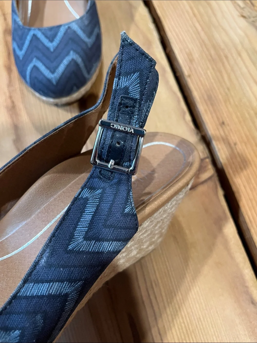 VIONIC Women's 5 Aruba Coralina Navy Blue Chevron Espadrilles Wedge Sandals